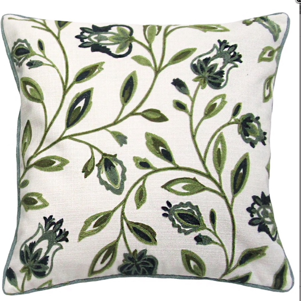 🌿🌱🍃  Bundle of 2 Accent Pillows 🍃🌱🌿 - Picture 6 of 7